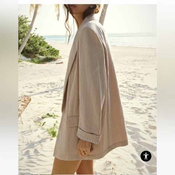 Zara Jackets & Blazers - New (w/o tag) CONTRASTING ROLLED UP SLEEVE BLAZER 🪴- price is firm🪴